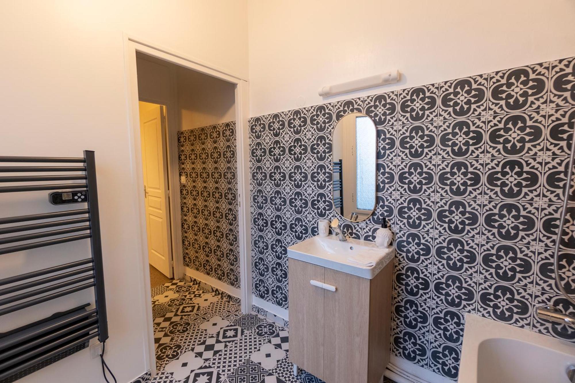Haussmannien Jaures Apartment