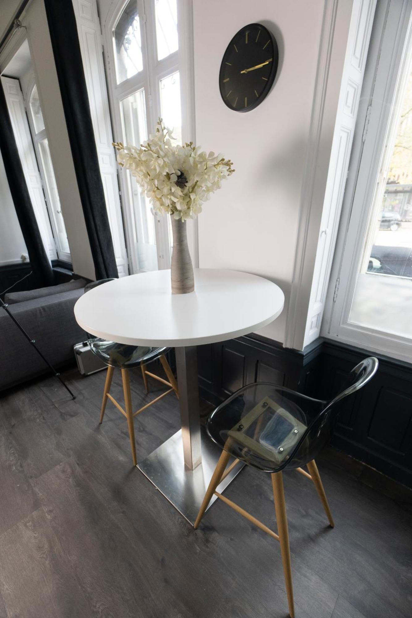 Apartment Haussmannien Jaures *